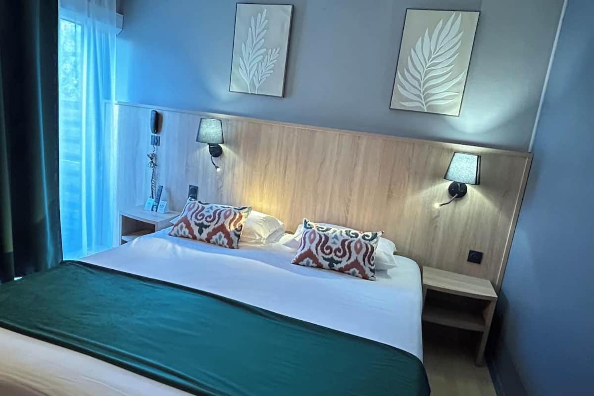 Hotel Logis Les Gravades Ussel 3*