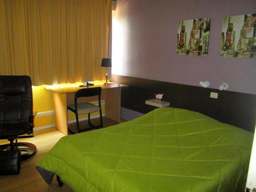 Logis Les Gravades Ussel Hotel
